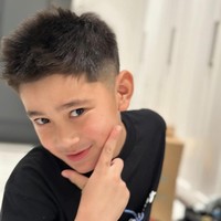 Meskipun rambutnya sebelumnya tidak terlalu panjang, namun dalam rangka menyambut Hari Raya Idul Fitri, pasangan selebriti tersebut memutuskan untuk memberikan sentuhan baru pada penampilan Rafathar.  Foto: Dok. Instagram @raffinagita1717