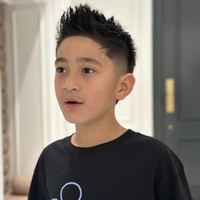 Bocah 8 tahun itu terlihat semakin ganteng seiring dengan bertambahnya usianya, dan potongan rambut terbarunya hanya menambah daya tariknya. Foto: Dok. Instagram @raffinagita1717