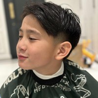 Sebelum dan sesudah potong rambut, orang tua Rafathar membagikan potret putra sulungnya itu di Instagram. Inilah rambut Rafathar sebelum rambutnya di potong. Foto: Dok. Instagram @raffinagita1717
