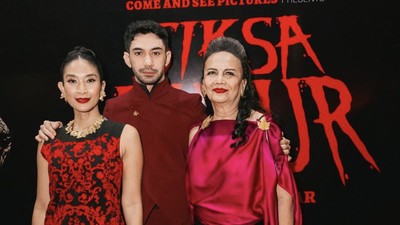 Adu Gaya Bintang Siksa Kubur di Red Carpet, Pakai Karya Desainer Lokal