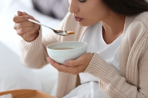 Ini Alasan Meniup Makanan Hukumnya Makruh dalam Islam