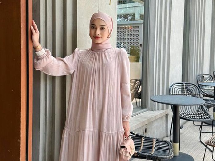 Inspirasi dress shimmer dari  elinayuwono