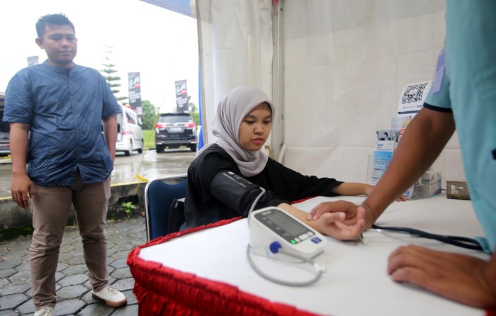 Jaga Kesehatan Pemudik Agar Nyaman Berlebaran di Kampung Halaman Radjak Hospital kembali membuka posko mudik bersama di momen mudik lebaran 2024. Posko Kesehatan ini diperuntukan bagi para pemudik, khususnya di rute-rute Jakarta dan Jawa Barat.