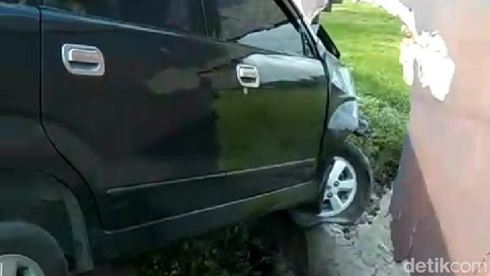 Tangkapan layar video kecelakaan di Pedan.