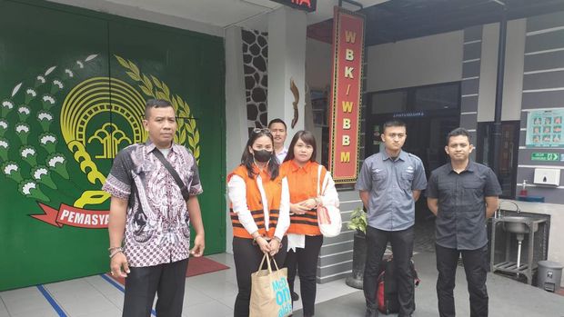 Komisi Pemberantasan Korupsi (KPK) telah mengeksekusi pidana 10 terpidana kasus pemotongan tunjangan kinerja (tukin) di Kementerian ESDM. Mereka dijebloskan ke lapas Sukamiskin.
