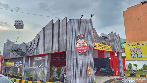 Kondisi Pos Terpadu Cileunyi yang bertema IKN.