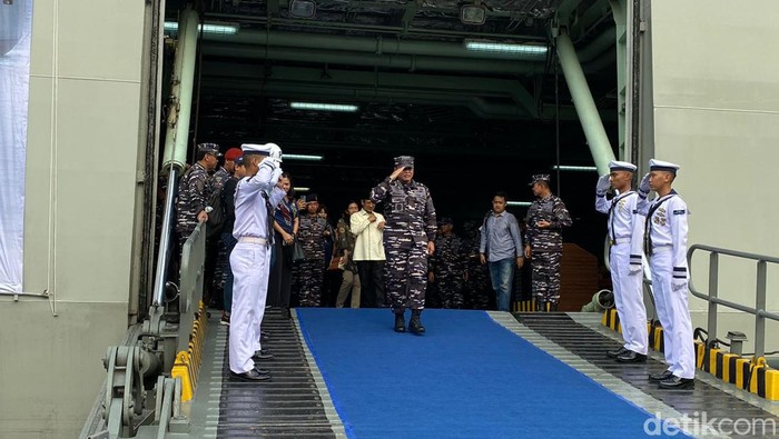 KSAL Laksamana Muhammad Ali lepas mudik gratis TNI AL