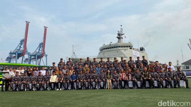 KSAL Laksamana Muhammad Ali lepas mudik gratis TNI AL