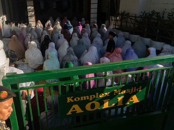 Lebaran Hari Ini, Jamaah Aolia di Yogyakarta Gelar Salat Id