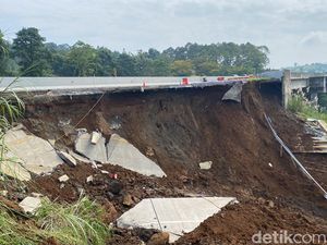 Petaka Longsor di Tol Bocimi