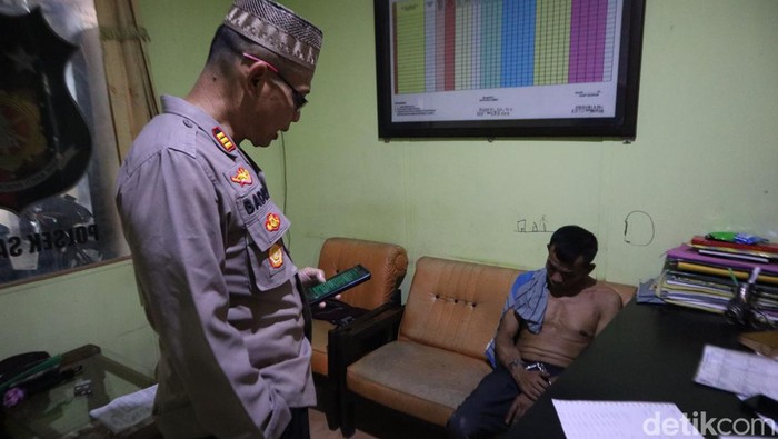 Maling di Ponorogo yang nyamar jadi pocong.