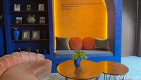Bernama Mama Amy Brunch & Dinner dan berlokasi di Jalan Maleo Raya. Restorannya bergaya modern dengan dominasi warna biru tua dan oranye yang membuat suasananya homey hangat. Foto: detikFood/Yenny Mustika Sari