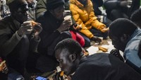 Para pemimpin Muslim di wilayah itu mengatakan telah mengajukan permohonan uang, makanan, pakaian, dan perlengkapan lainnya dalam beberapa hari terakhir.  