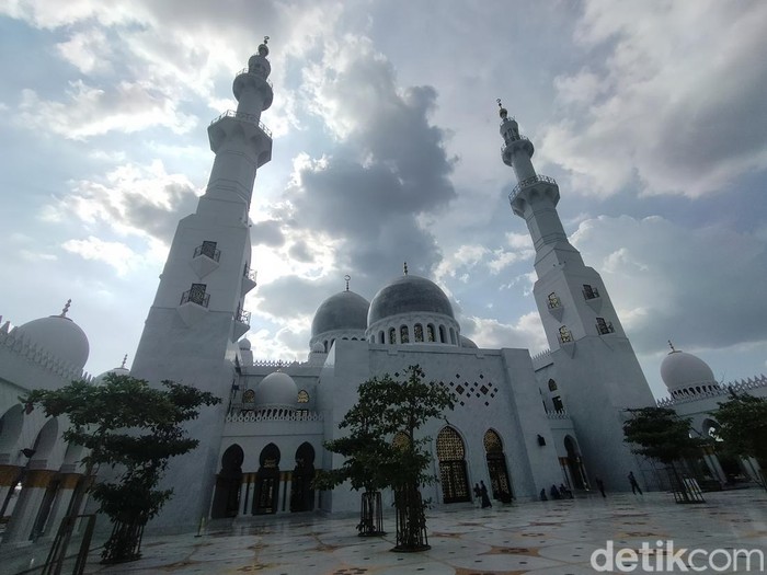 Masjid Raya Sheikh Zayed Solo, Kamis (4/4/2024).