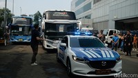 Bus diberangkatkan menuju kampung halaman peserta seperti Yogyakarta, Semarang, Surabaya, hingga Malang.  