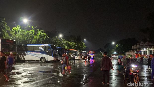 Mudik Terminal Purabaya
