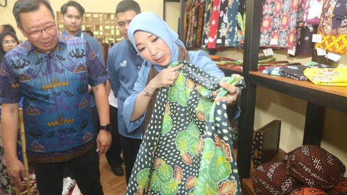 Astra melalui Yayasan Pendidikan Astra-Michael D. Ruslim (YPA-MDR) meresmikan ‘Omah Pembatik Cilik’ sebagai Destinasi Eduwisata baru di Gunungkidul, Yogyakarta.