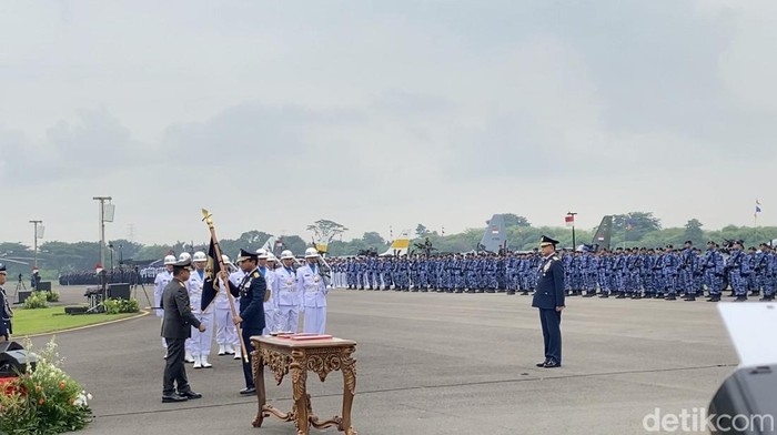 Panglima TNI pimpin sertijab Marsekal Tonny Harjono jadi KSAU. (Devi/detikcom)