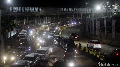 Pelabuhan Merak Mulai Ramai Pemudik