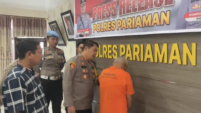Pelaku saat diamankan di Polres Pariaman. (dok. Polres Pariaman)
