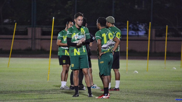 Pelatih Persebaya Paul Munster