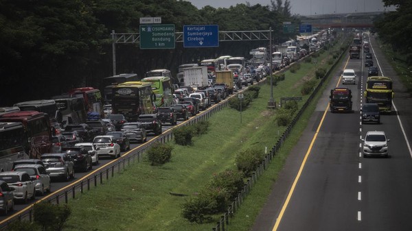 Penampakan Kemacetan di Tol Cipali