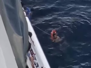 Pemudik Bulukumba Lompat ke Laut Saat Kapal Berlabuh di Pelabuhan Parepare