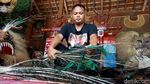 Menilik Aktivitas Perajin Reog Ponorogo