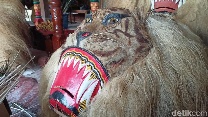 Perajin Reog Ponorogo