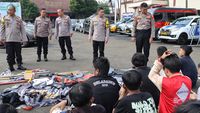 38 Remaja Hendak SOTR Diamankan Di Depok, Flare Hingga Arak Bali Disita