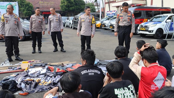 Polisi mengamankan remaja yang hendak SOTR di Depok.