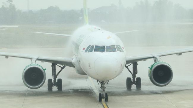 Potret Penerbangan Perdana di Bandara Dhoho Kediri
