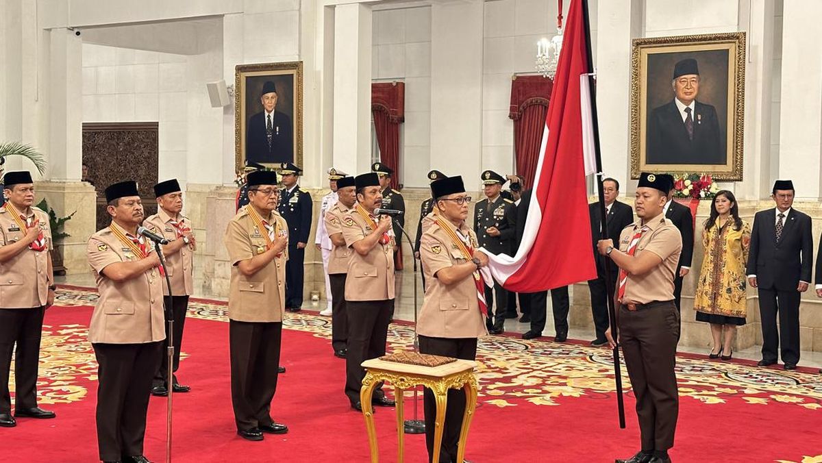 Porno tomosha qiling: Advokat mijozini aldayapti Sexy qoshnilar 1-qism