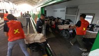 Program KA Motis berlangsung hingga 19 April. Setiap harinya KA Motis Selatan turut menarik tiga gerbong kargo dengan kapasitas 40 unit motor. Pemudik bisa mendaftar melalui laman https://motis.djka.dephub.go.id/ dan wajib menyertakan KTP, SIM, KK, dan STNK. Selain motor wajib di bawah 200 cc.