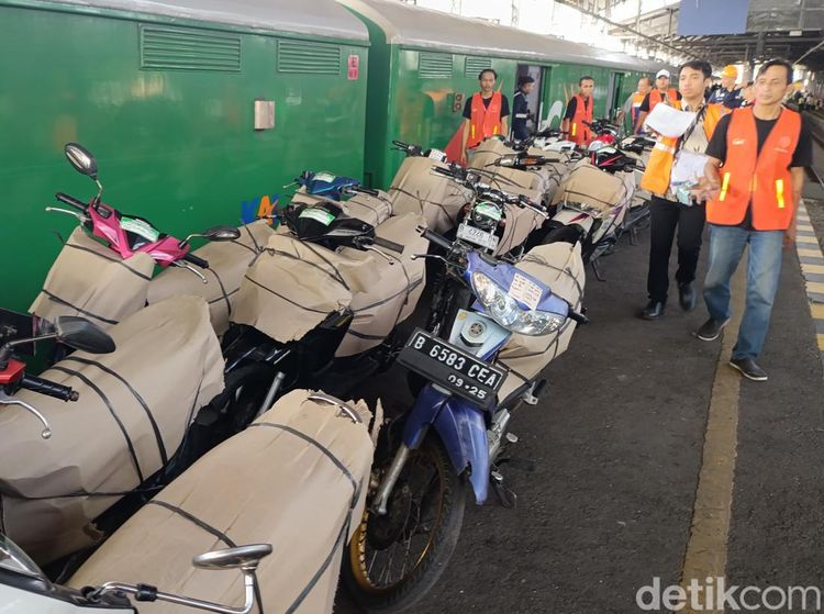 Potret Motis Lebaran 2024 di Stasiun Lempuyangan Jogja