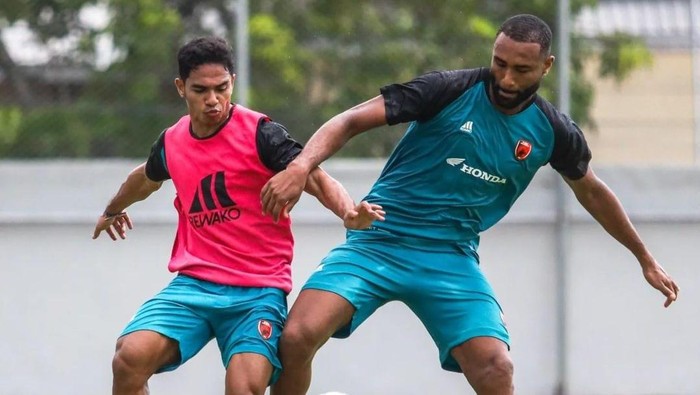 PSM Makassar tetap menggelar latihan meski kompetisi Liga 1 ditunda sementara.