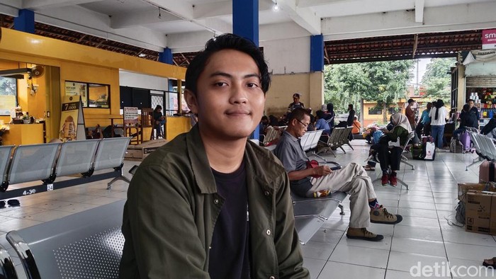 Raja, pemudik di Terminal Kampung Rambutan. (Ammar/detikcom)