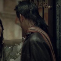 Sandra Dewi mengawali kariernya dengan mengikuti pemilihan Miss Enchanteur 2002 serta Duta Pariwisata Jakarta Barat. Ia kemudian mengikuti Fun Fearless Female Majalah Cosmopolitan 2006 dan membintangi film perdananya bertajuk Quickie Express yang rilis pada tahun 2007. Dalam film tersebut Sandra berperan sebagai Lila. Foto: YouTube/FLIK TV