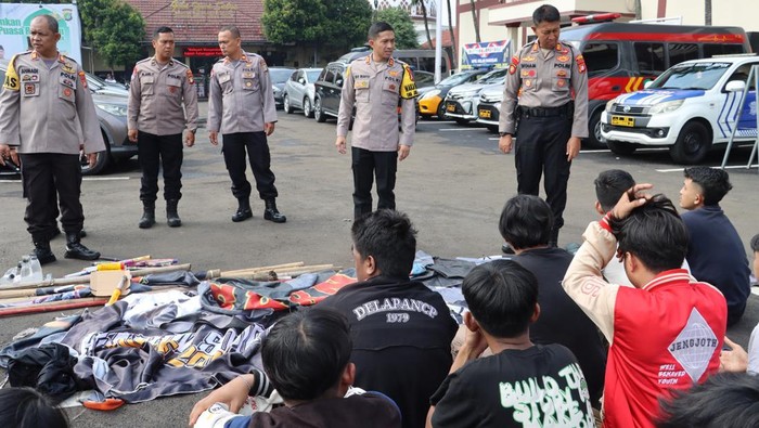 Puluhan Remaja Diduga Terlibat SOTR Ditangkap Polres Depok, Lima Ditemukan Positif Narkoba