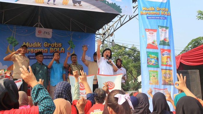 PT FKS Multi Agro Tbk kembali menyelenggarakan rangkaian program Ramadhan yang telah secara rutin diselenggarakan setiap tahunnya sebagai bentuk apresiasi kepada para pengrajin tahu tempe, anak yatim piatu dan masyarakat sekitar wilayah operasional perusahaan.