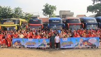 Para pemudik tidak hanya menerima pengarahan terkait keselamatan selama mudik tetapi juga menerima bingkisan produk-produk unggulan FKS seperti bahan masakan dan makanan ringan, sebagai oleh-oleh untuk keluarga di kampung halaman. 