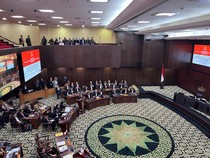 Hakim MK Tanya Risma soal Jokowi Keliling Bagi Bansos di Masa Kampanye