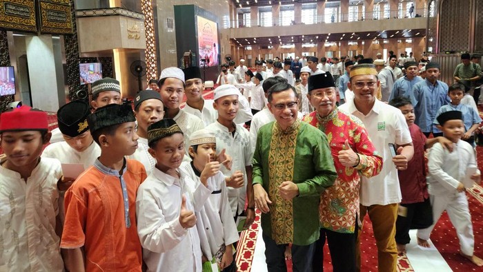 Sinar Mas dan APP Group mewakafkan ratusan mushaf Alquran kepada Masjid Istiqlal.