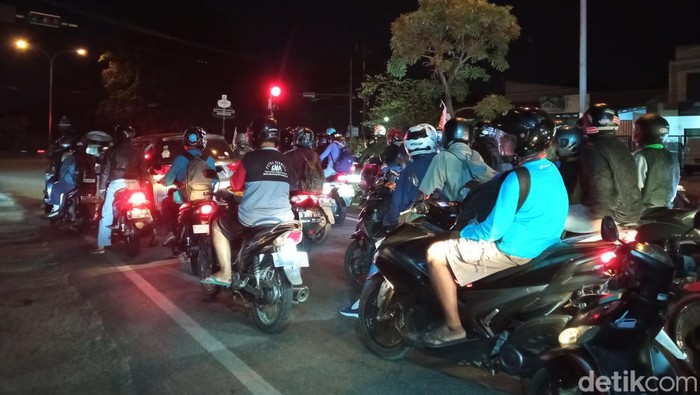 Situasi lalu lintas di jalur pantura Kota Cirebon pada H-6 Lebaran 2024