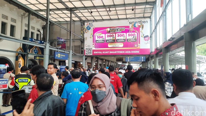 Situasi Stasiun Pasar Senen H-5 Lebaran