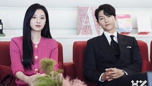 Vincenzo diceritakan jadi pengacara perceraian Hong Hae In (Kim Ji Won) dan Baek Hyun Woo (Kim Soo Hyun) di Queen of Tears. (Foto: dok. HighZiumStudio)