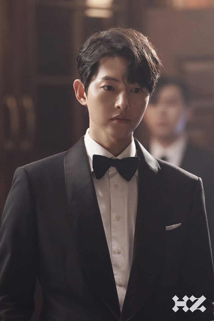 Song Joong Ki kembali memerankan Vincenzo di Queen of Tears episode 8 yang tayang Minggu (31/3/2024). Fotonya dirilis resmi oleh manajemen HighZiumStudio.