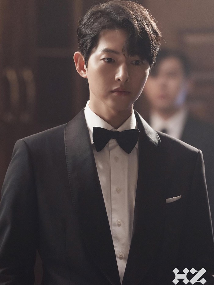 Song Joong Ki kembali memerankan Vincenzo di Queen of Tears episode 8 yang tayang Minggu (31/3/2024). Fotonya dirilis resmi oleh manajemen HighZiumStudio.