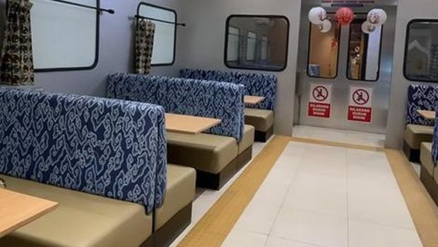 Suasana di dalam restoran D'Ozara Bento yang seperti di Sinkansen Kereta Api Cepat Japang. (Foto: Instagram D'Ozara Bento)