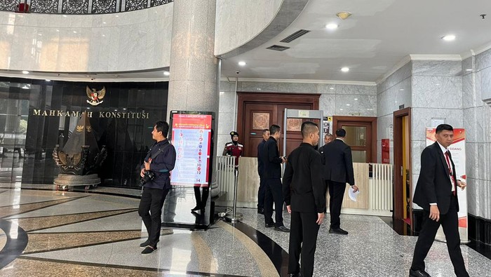 Suasana MK Jelang sidang lanjutan sengketa Pilpres 2024 dengan agenda pemeriksaan 4 menteri (Anggi-detikcom)